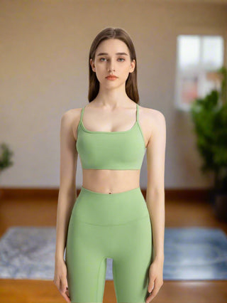 Matching green workout outfit for women